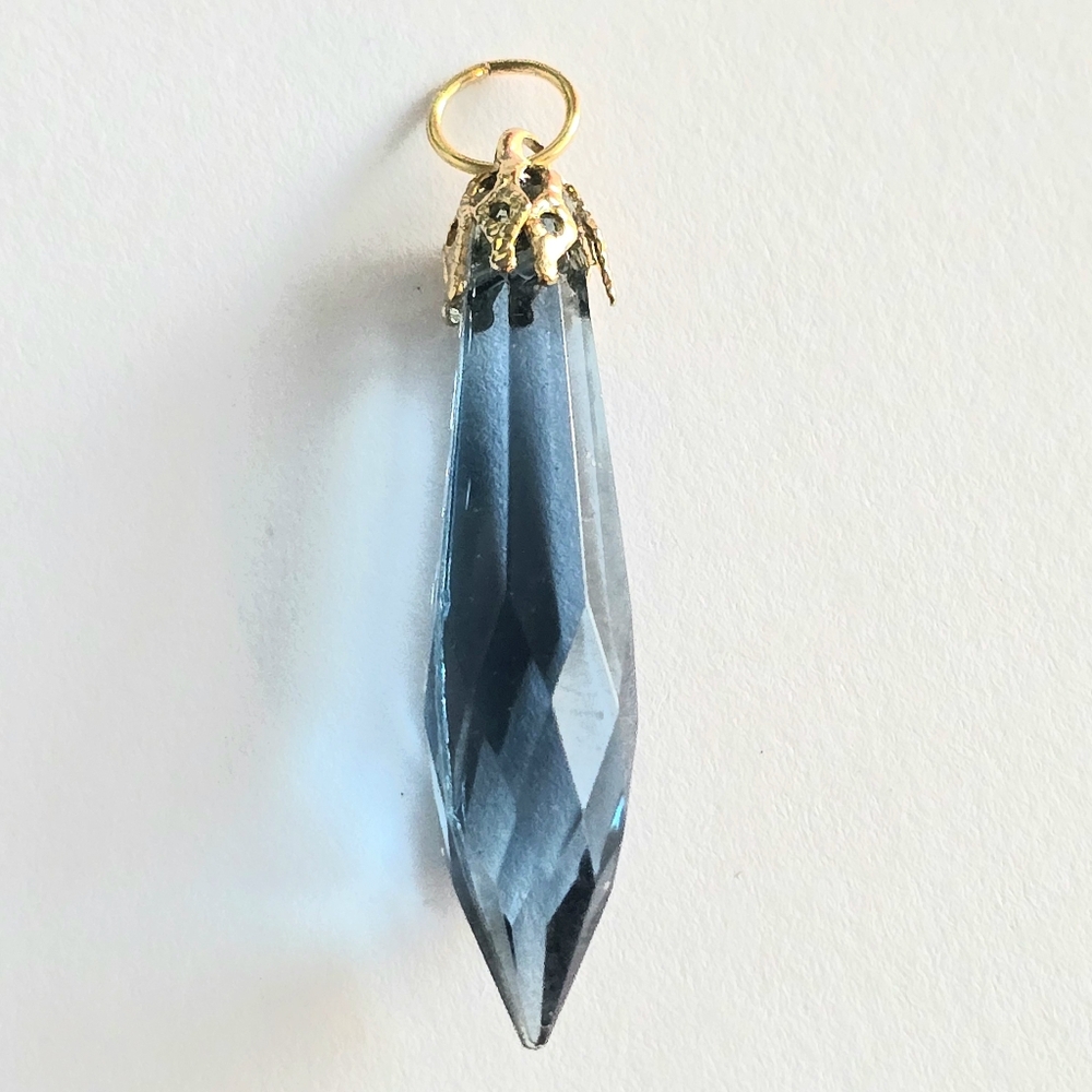 Blue pendant faceted blue plastic gem gold tone faux crystal point